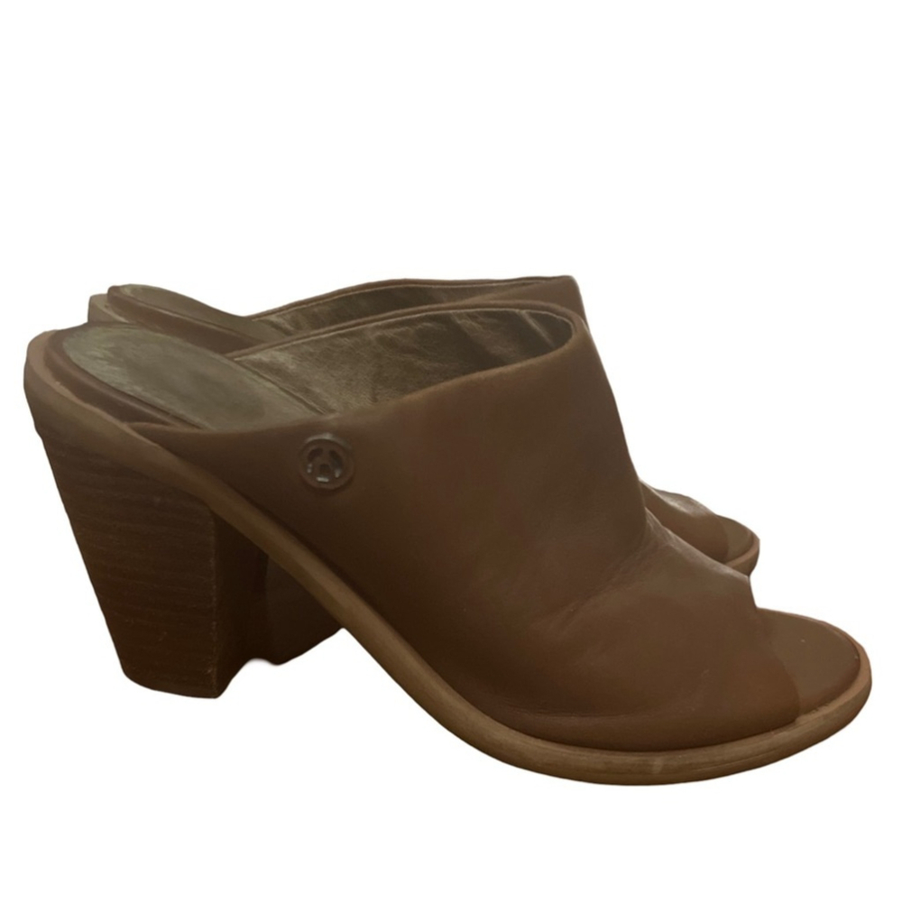 The wishbone Tan leather mules size 7